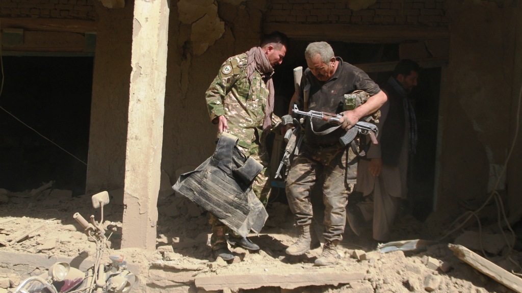 अफगान आत्मघाती बम विस्फोट में 30 की मौत, 24 घायल
