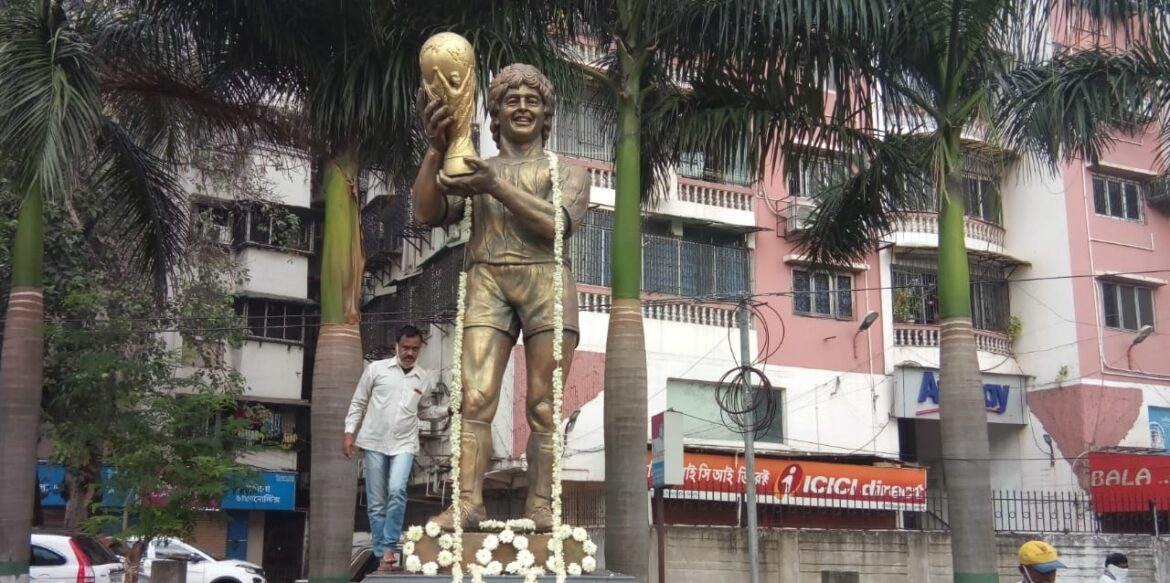 डिएगो माराडोना : कोलकाता ने ‘फुटबाल के भगवान’ को किया याद