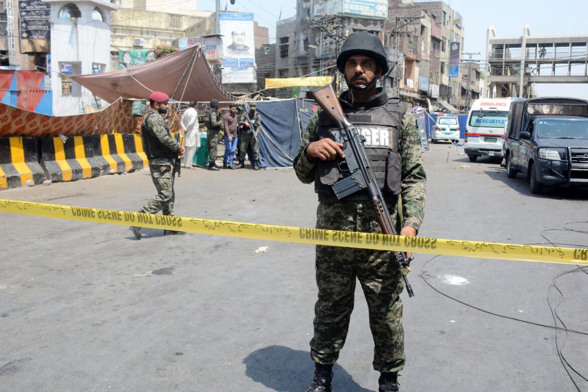 पाकिस्तान में आतंकी हमला नाकाम, 5 आतंकवादी गिरफ्तार