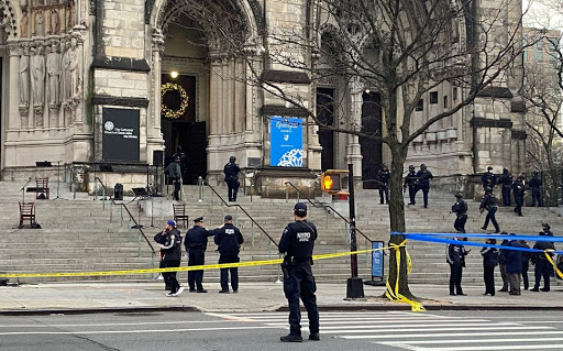 न्यूयॉर्क: चर्च के बाहर फायरिंग करने वाला बंदूकधारी मारा गया