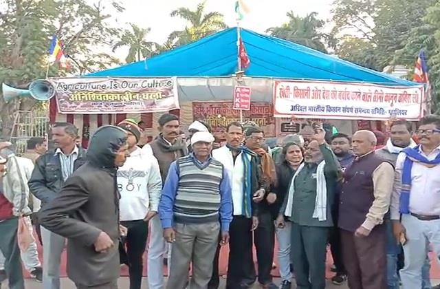 MP में किसान आंदोलन में उपद्रव, RSS कार्यकर्ताओं ने धरने पर बैठे किसानों पर किया हमला