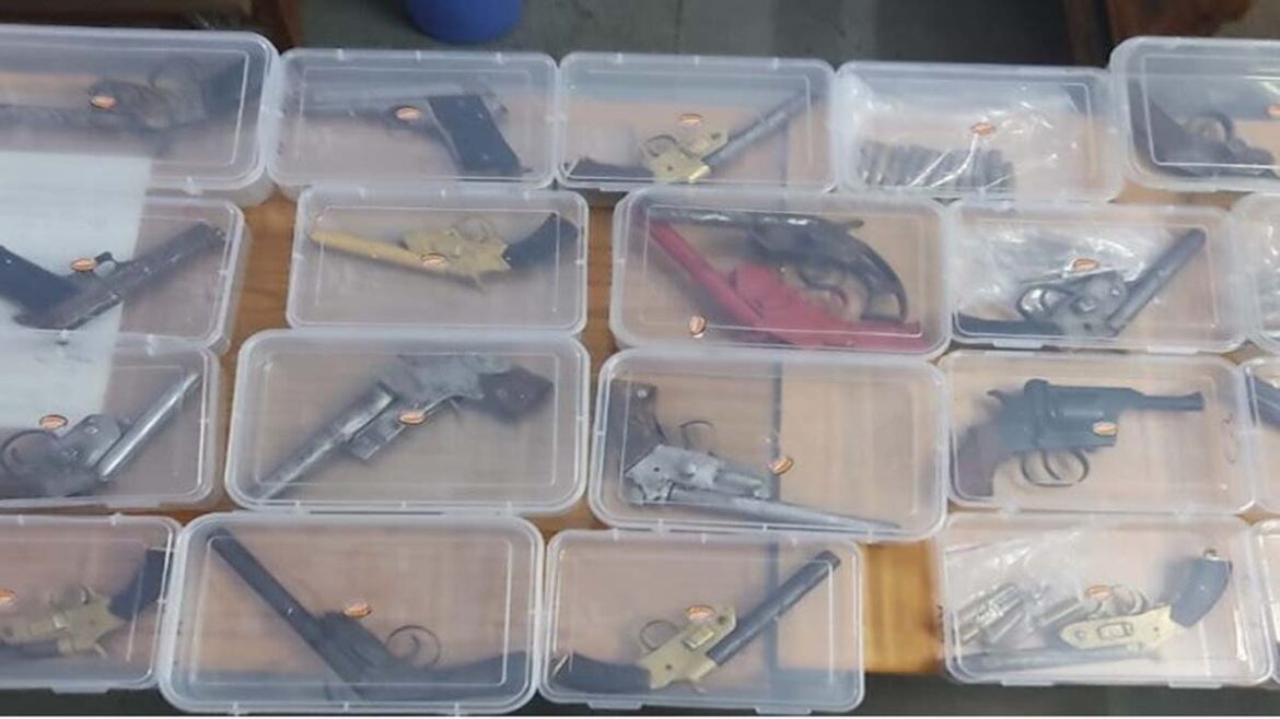 भोपाल पुलिस ने बरामद किए 30 अवैध हथियार एवं 75 कारतूस, आठ आरोपी गिरफ्तार