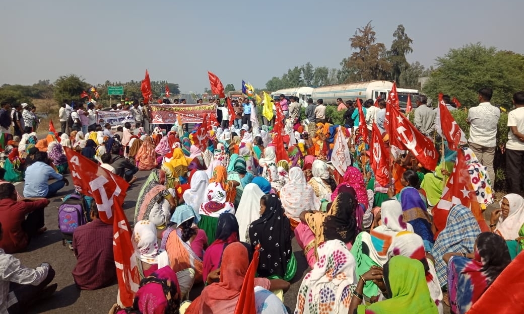हैदराबाद के किसानों ने ‘चक्का जाम’ के बजाय निकाली बैलगाड़ी रैली