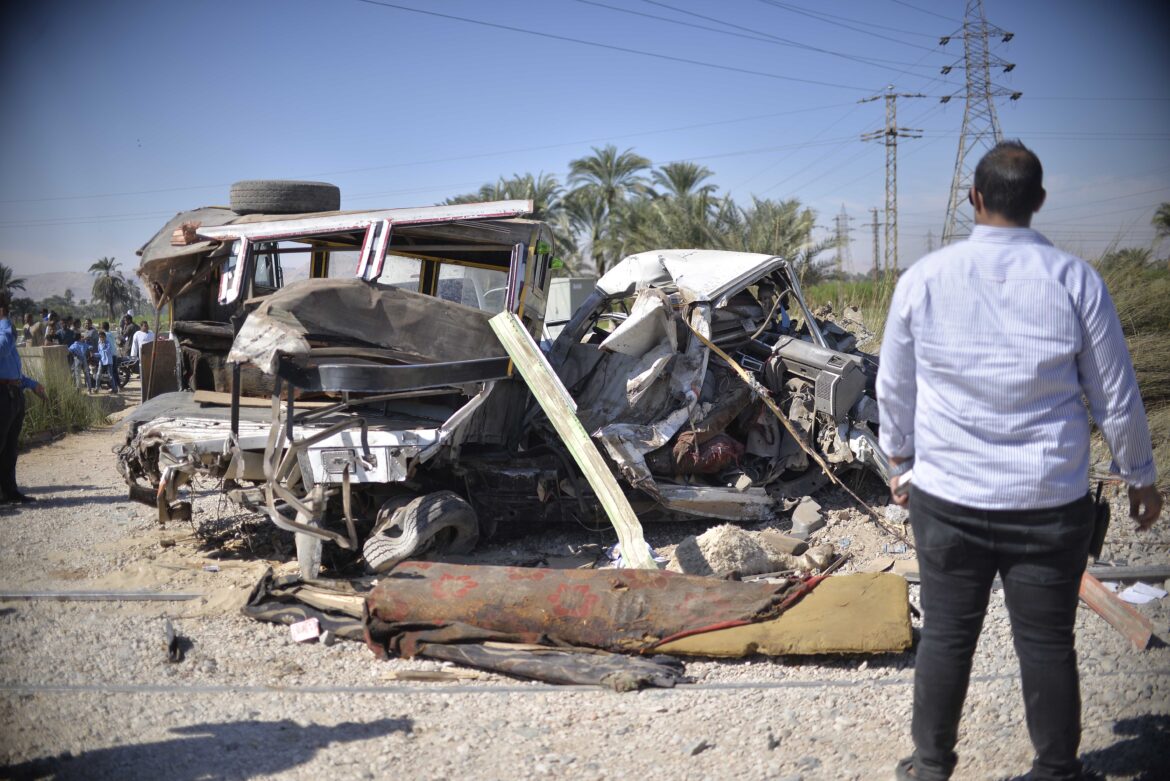 मिस्र में बस-ट्रक की टक्कर में 4 सूडानी मरे, 46 घायल