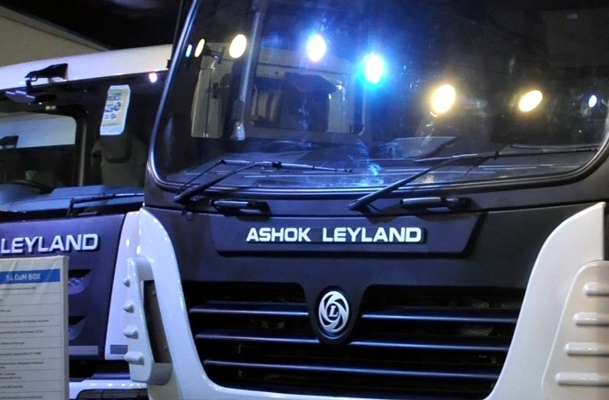 अशोक लेलैंड ने लॉन्च किया 14 पहियों वाला ट्रक