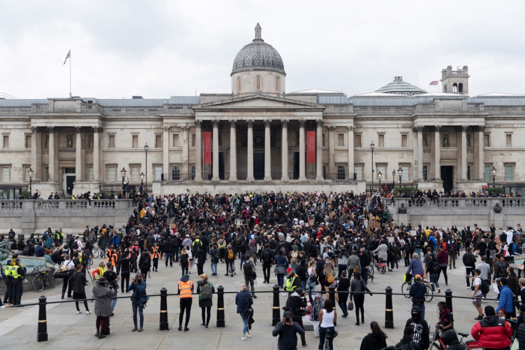 ब्रिटेन : क्राइम बिल को लेकर प्रदर्शनकारियों और पुलिस में झड़प