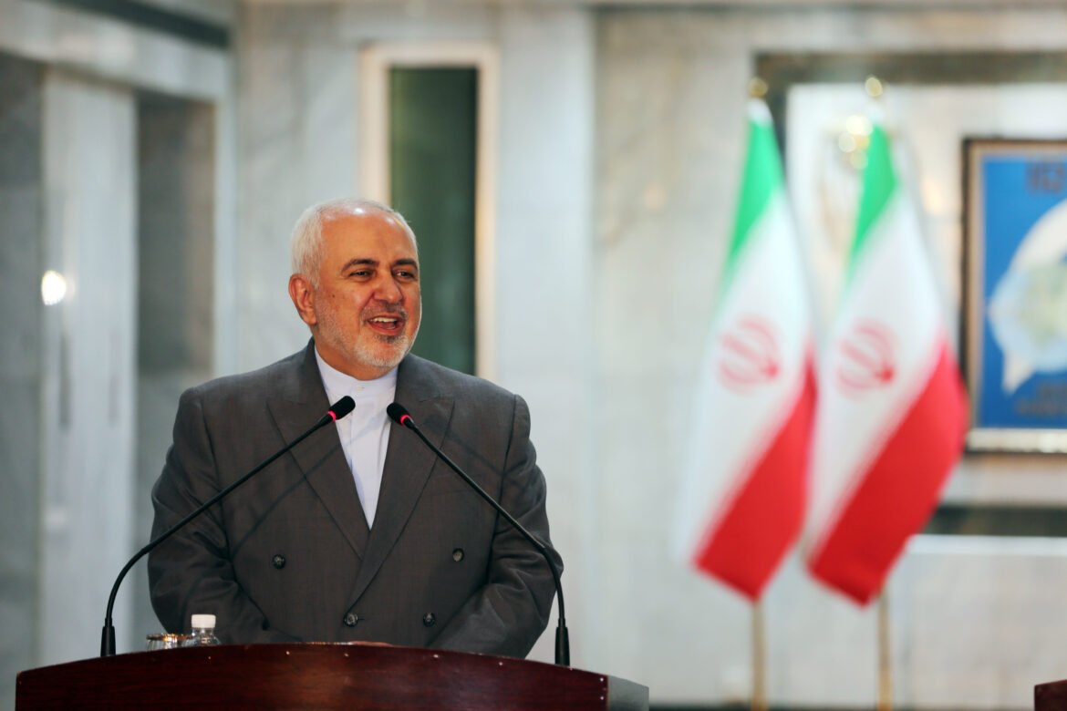 ईरान का परमाणु समझौते में वापसी के लिए अमेरिका से पहला कदम उठाने का आग्रह