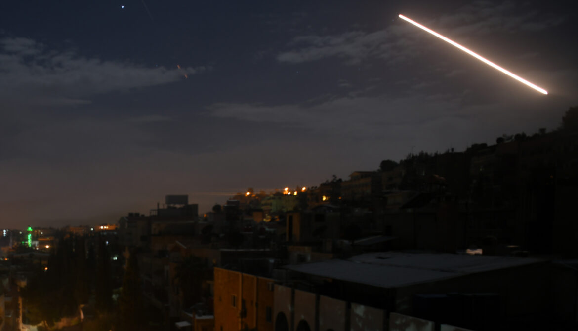 सीरिया में हुए रॉकेट हमले में 5 की मौत