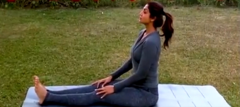 शिल्पा शेट्टी ने योग के दौरान चोट से उबरने का उपाय शेयर किया