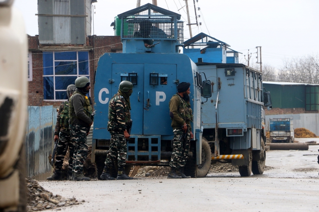 कश्मीर मुठभेड़ में 2 आतंकी ढेर, समर्पण का दिया गया था मौका