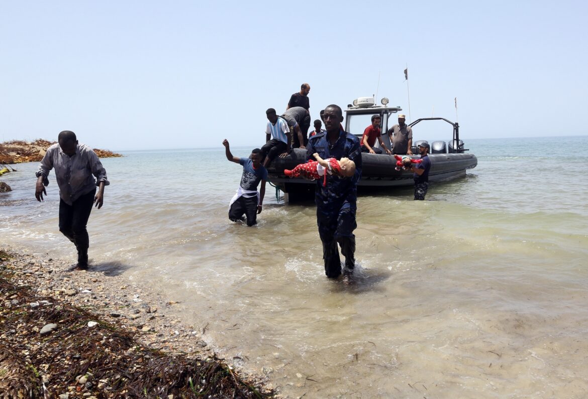 ट्यूनीशिया में नाव डूबने से 41 लोगों की मौत : संयुक्त राष्ट्र