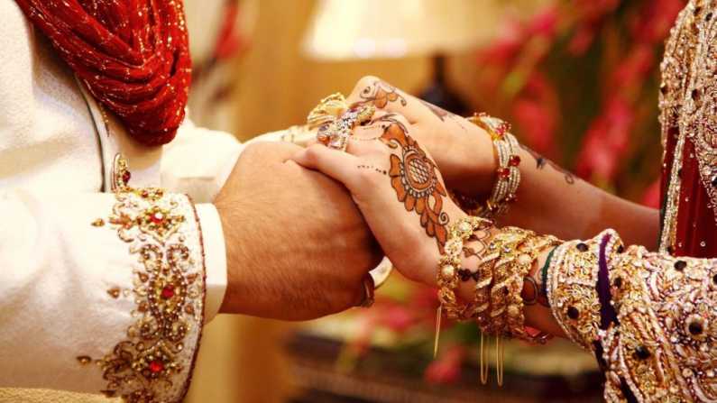 परंपरा निभाने में रुक गई शादी, बिना सात फेरे लिए दुल्हन चली ससुराल