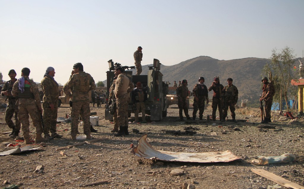 ड्यूटी में लापरवाही के आरोप में 100 अफगान सुरक्षा अधिकारी गिरफ्तार