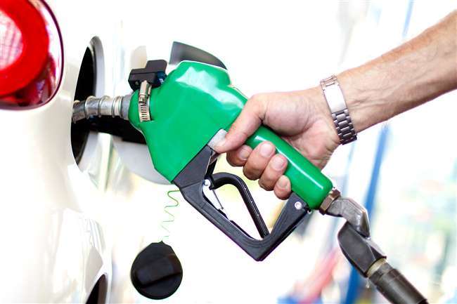 मुंबई में पेट्रोल 100 रुपये प्रति लीटर के पार