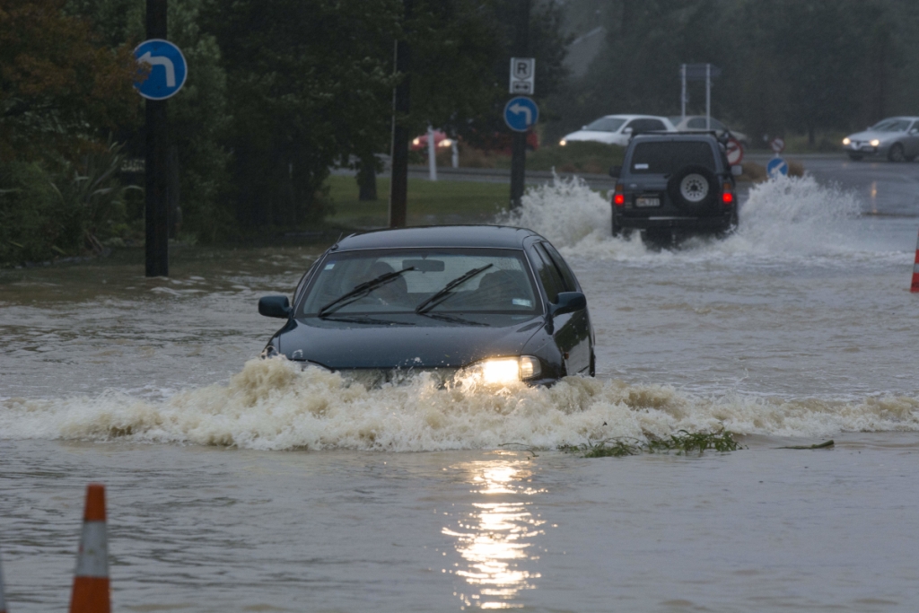 न्यूजीलैंड में बारिश, और बाढ़ साथ साथ, ऐसी घटना 100 साल में एक बार होती है
