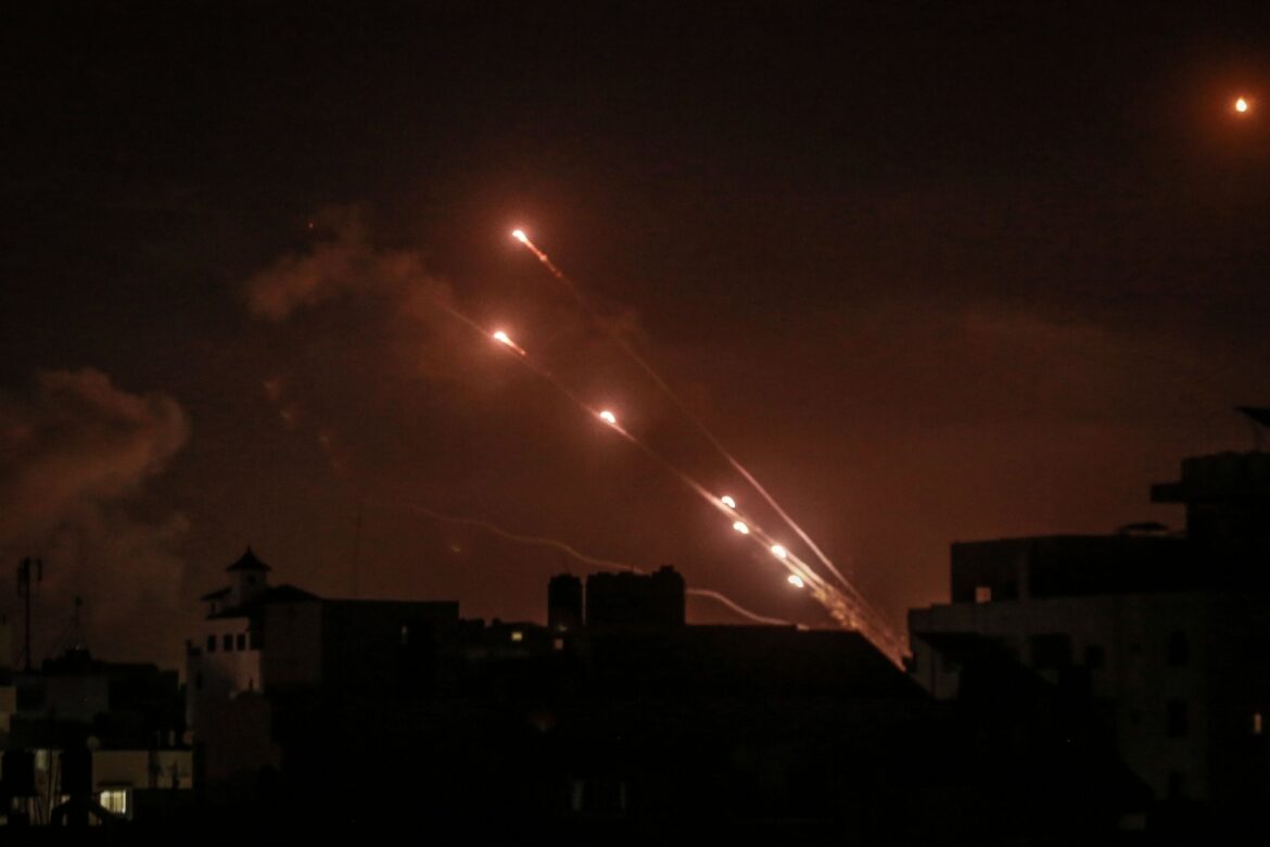 गाजा से 1,600 रॉकेट दागे गए, 7 इजरायली नागरिकों की मौत : सेना