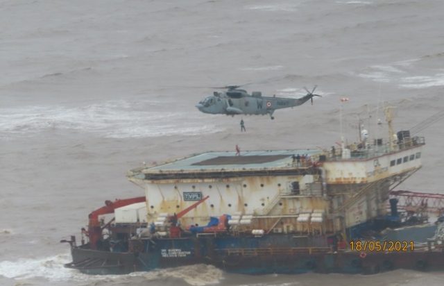 नौसेना ने समुद्र में फंसी 184 जिंदगियों को बचाया, 14 शव मिले, 89 लोगों की अब भी तलाश