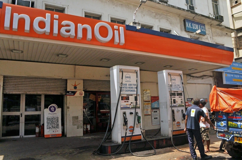 तेज की कीमतों में फिर लगी आग, मुंबई में पेट्रोल 100 रूपये प्रति लीटर के पार होगा