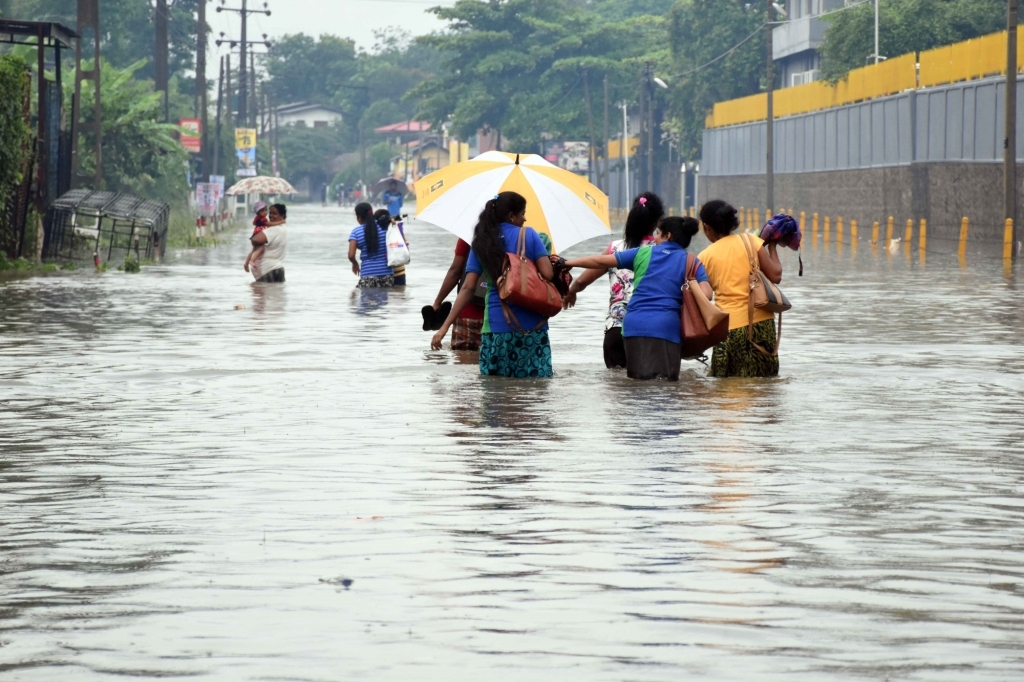 श्रीलंका चक्रवाती तूफान के लिए तैयार