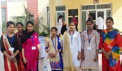 राजस्थान की लड़कियां शिक्षा फिर से शुरू करने के लिए कर रहीं है संघर्ष