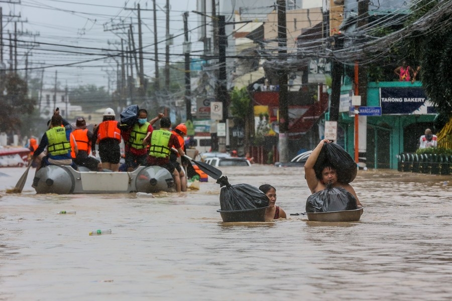 बाढ़ के खतरे के बीच फिलीपींस ने 15,000 से ज्यादा लोगों को बचाया