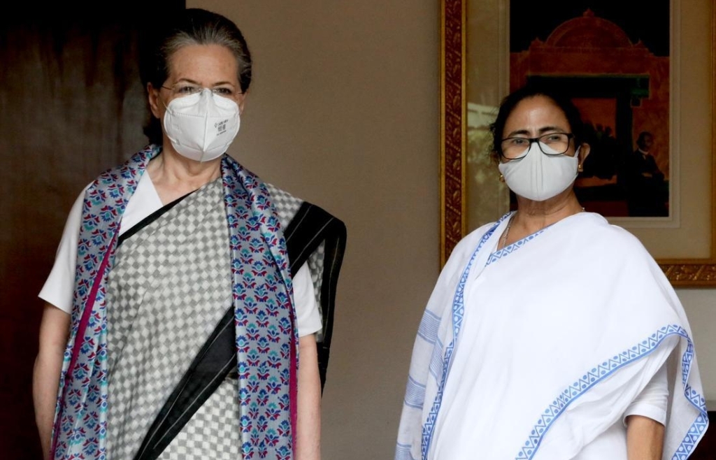 सोनिया गांधी से मुलाकात, ममता बोली लोकतंत्र बचाने के लिए चेहरा भी आ जाएगा