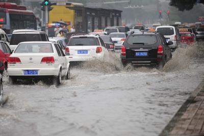 चीन में आंधी तूफान से 5 लोगों की मौत, 10 लापता