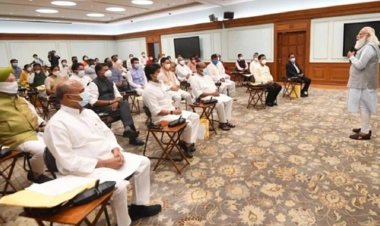 मोदी कैबिनेट विस्तार: प्रधानमंत्री ने नए मंत्रियों के साथ बैठक की, अब तक हर्षवर्धन-निशंक समेत 11 मंत्रियों का इस्तीफा