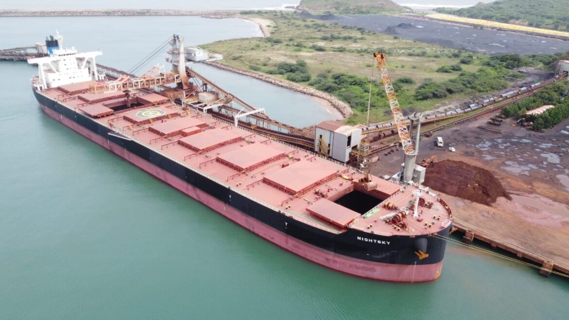 गंगावरम बंदरगाह ने 24 घंटे में रिकॉर्ड मात्रा में किया बॉक्साइट का निर्वहन