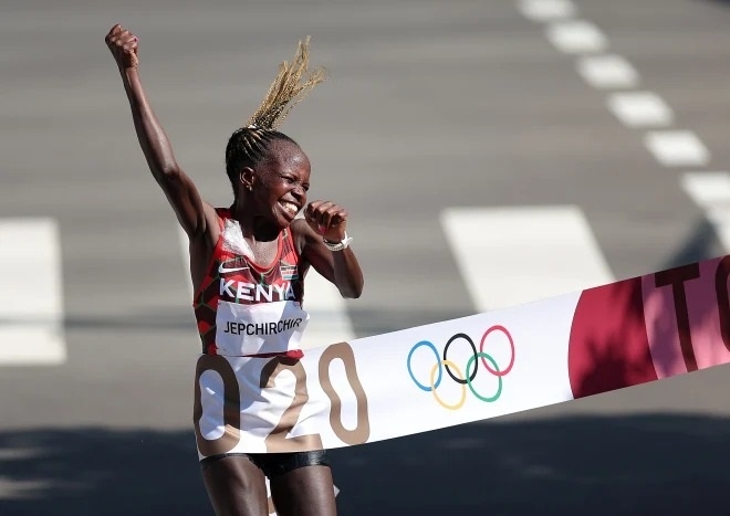 ओलंपिक (महिला मैराथन) : जेपचिरचिर बनीं चैम्पियन, केन्या ने रजत भी जीता