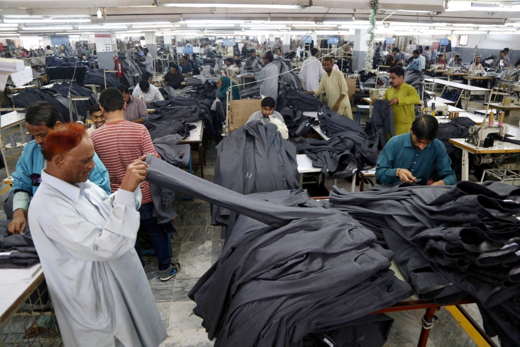 वित्त वर्ष 2022 में कपड़ा क्षेत्र की सालाना बिक्री में सुधार की मजबूत मांग