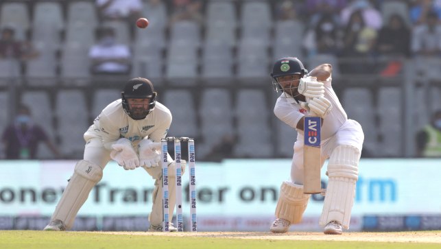 भारत बनाम न्यूजीलैंड दूसरा टेस्ट : पहले दिन भारत ने चार विकेट खोकर बनाए 221 रन