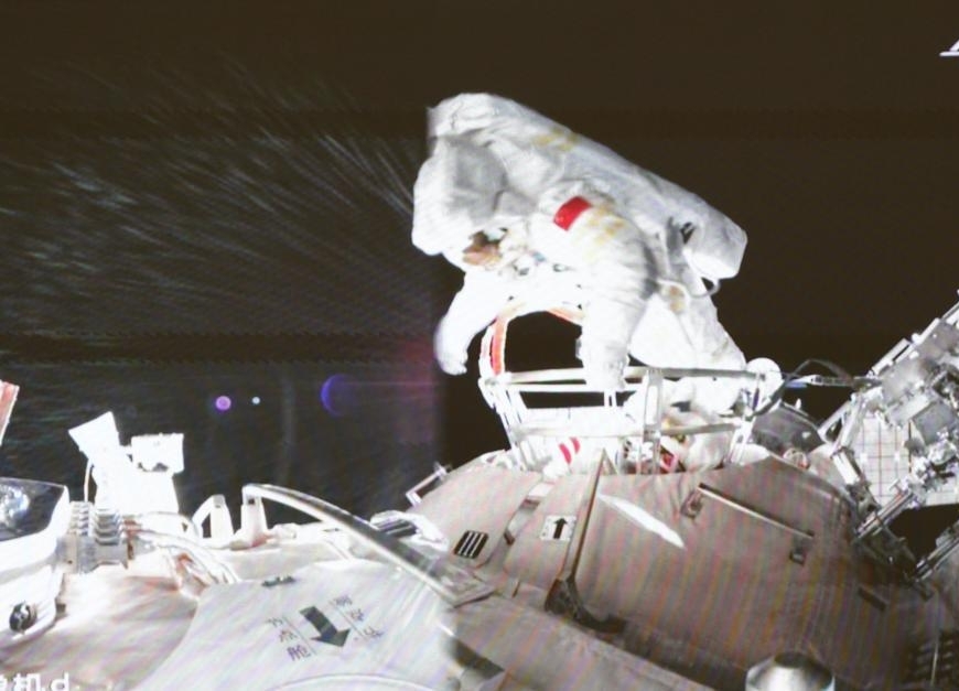 शनचो-13 अंतरिक्ष यात्रियों ने केबिन से बाहर निश्चित मिशन सफलता से पूरा किया