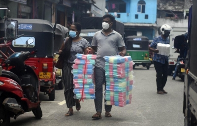 आर्थिक कंगाली की ओर बढ़ रहा श्रीलंका, आसमान छू रही आवश्यक वस्तुओं की कीमतें