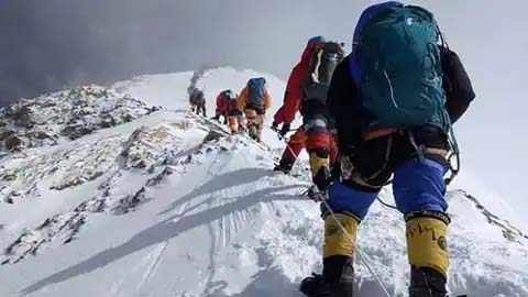 नेपाल में दो दिन में मुंबई के दो पर्वतारोहियों की मौत