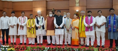 त्रिपुरा के 11 मंत्रियों ने ली शपथ