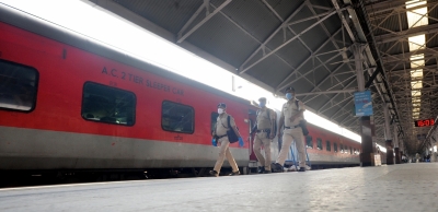 कोयला संकट के चलते 1100 ट्रेनें रद्द करेगा रेलवे, यात्रियों व व्यापारियों की बढ़ी परेशानी