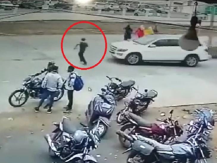जबलपुर में एक सड़क हादसे में युवक की दर्दनाक मौत