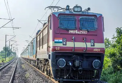 रेलवे ने 16 महीनों में 177 कर्मचारी निकाले