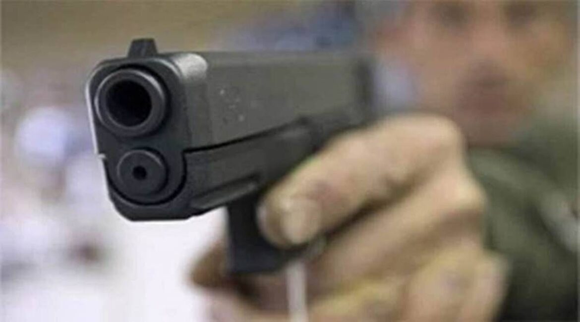 गुजरात में चुनाव ड्यूटी पर तैनात जवान की झड़प:AK-47 से फायरिंग में 2 की मौत