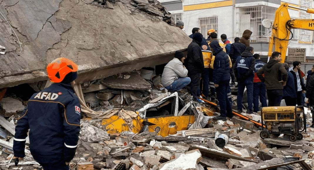 7.8 तीव्रता का भूकंप, 4 देशों में तबाही; 1300 मौतें