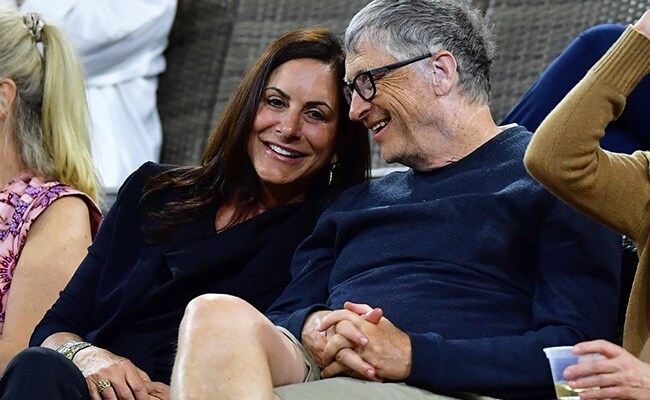 दिवंगत ऑरेकल सीईओ की विधवा पाउला हर्ड के साथ ‘डेटिंग’ कर रहे बिल गेट्स