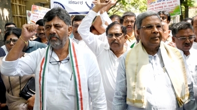 कर्नाटक में नेताओं के भाग्य का पिटारा खुलना हुआ शुरू