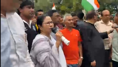 रेसलर्स के समर्थन में ममता ने कोलकाता में की रैली
