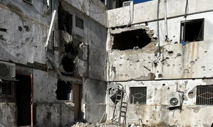 गाजा में अस्पताल पर हमले में 8 फ़िलिस्तीनी मारे गए