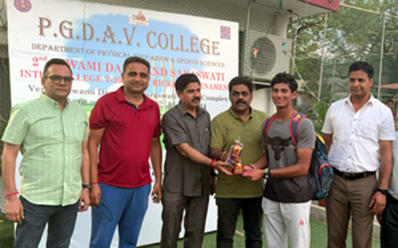 श्रेष्ठ यादव के तूफानी शतक से पीजीडीएवी कॉलेज 233 रनों से जीता