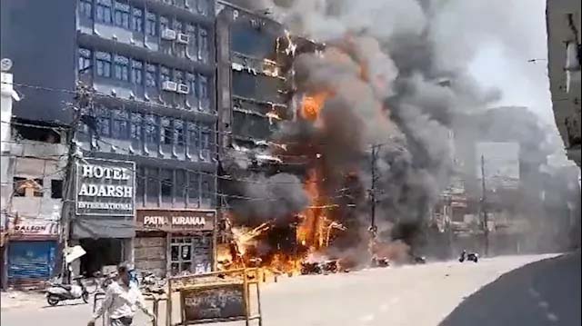 पटना के होटल में आग, 6 की मौत, 20 घायल पीएमसीएच में भर्ती, कई लोगों ने कूदकर बचाई जान
